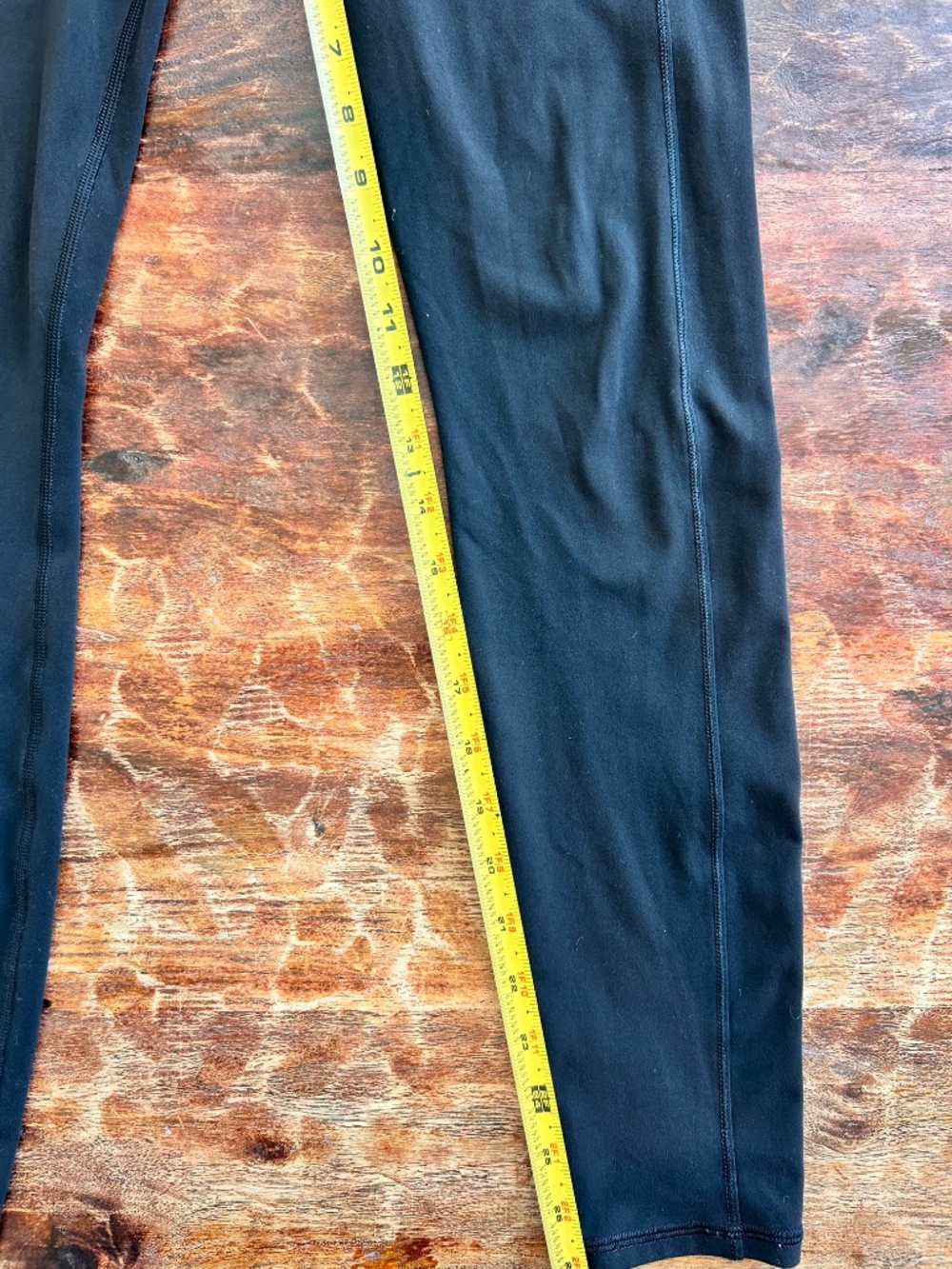 Black Vuori Athletic Leggings - Picture 4 of 9